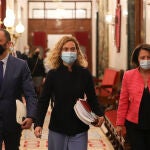 El vicepresidente primero del Congreso de los Diputados por el PSOE, Alfonso Rodríguez Gómez de Celis, y la presidenta del Congreso, Meritxell Batet, a su llegada a una reunión de la Mesa del Congreso de los Diputados.