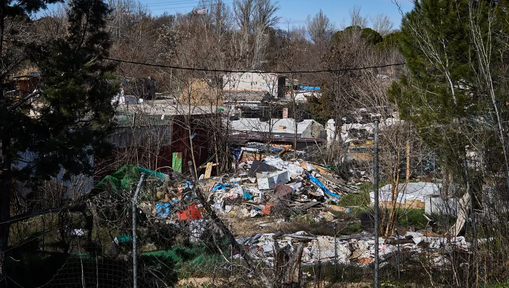 El poblado chabolista de Las Sabinas, situado en su mayoría en el término municipal de Móstoles, es el origen de los vertidos