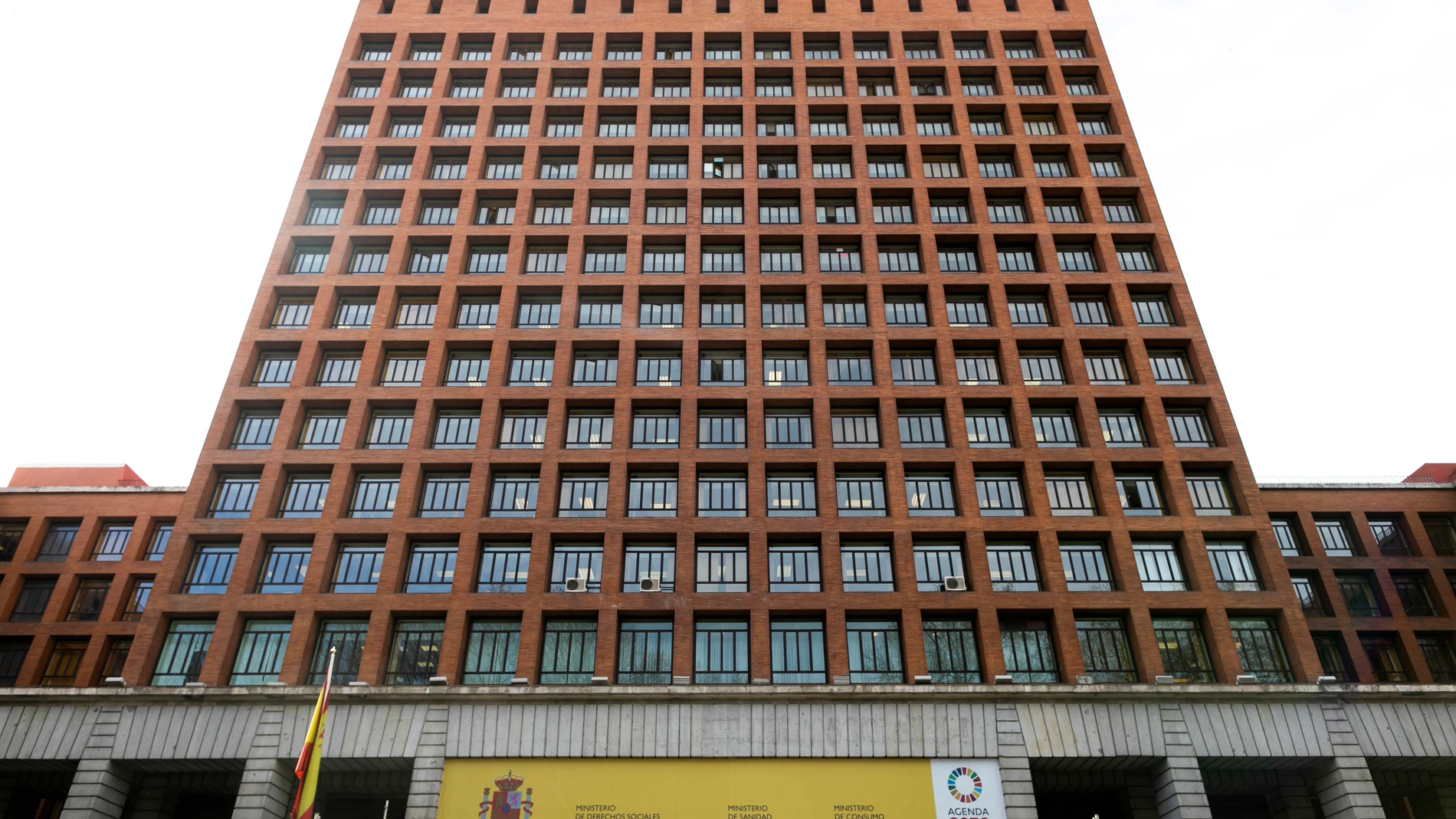 Fachada de la sede del Ministerio de Sanidad en Madrid