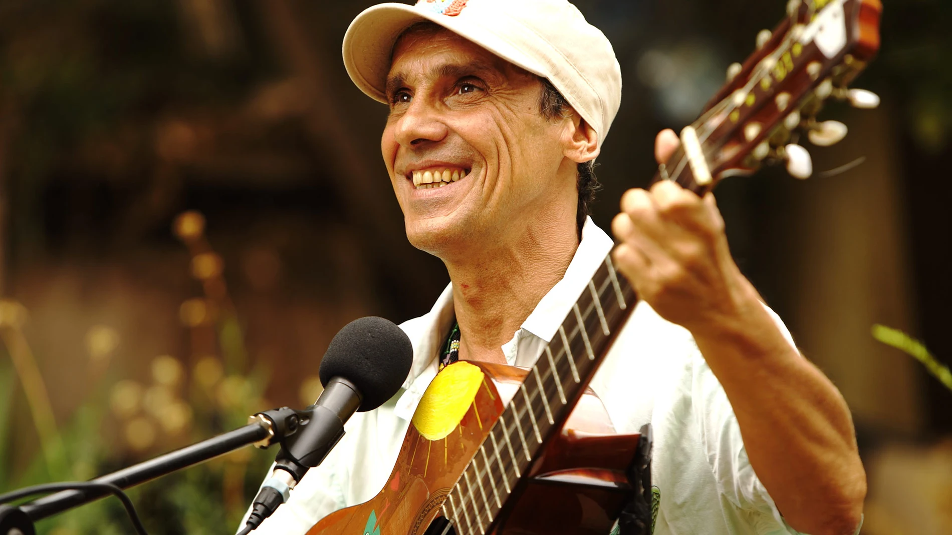 El músico Manu Chao, líder de Mano Negra y autor de los exitosos "Clandestino" y "próxima estación... Esperanza"