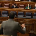 Pedro Sánchez y Pablo Casado en una sesión de control al Gobierno