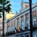 Banderas a media asta. AYUNTAMIENTO DE HUELVA