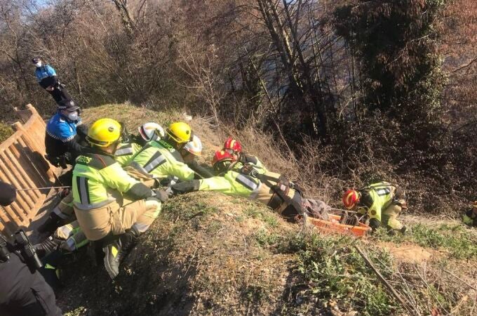 Rescate al joven por parte de la Policía Local de Valladolid