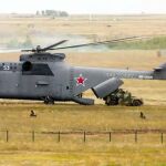 El helicóptero Mil Mi-26 posee una longitud similar a la de un avión Boeing 737-800