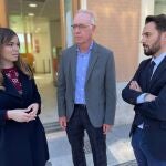 El concejal Antonio Navarro, la portavoz Rebeca Pérez y el secretario de Infraestructuras, Urbanismo y Vivienda del Partido Popular en la Región de Murcia, José Francisco Lajara