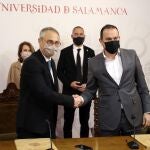 El rector de la Universidad de Salamanca, Ricardo Rivero, y el presidente de la Diputación Provincial de Zamora, Francisco José Requejo Rodríguez, firman un convenio para el desarrollo y promoción del Parque Tecnológico Silver.