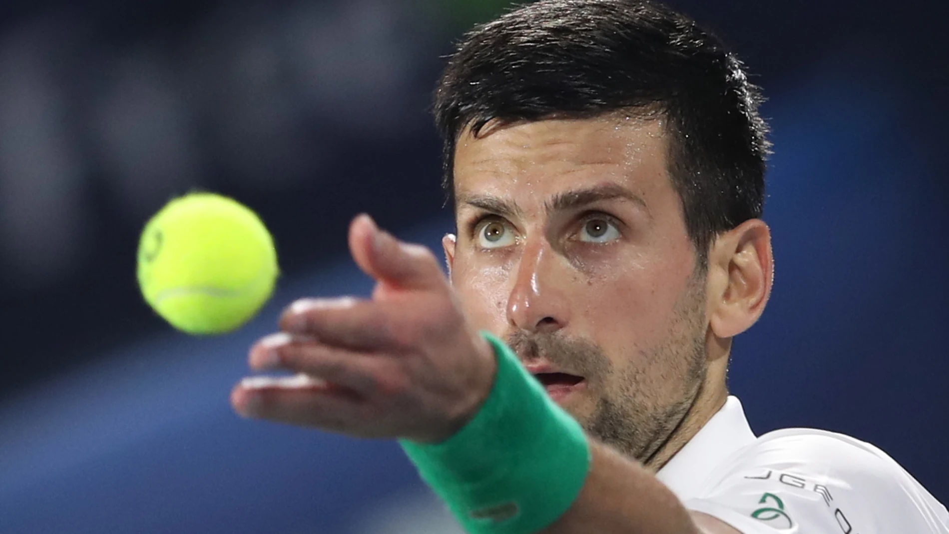 Novak Djokovic participa en el torneo de Dubái.