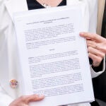 La portavoz de Más Madrid en la Asamblea de Madrid, Mónica García, sostiene la ampliación de la denuncia sobre los contratos al hermano de la presidenta de la Comunidad de Madrid, en la Fiscalía Anticorrupción, el pasado 23 de febrero de 2022.