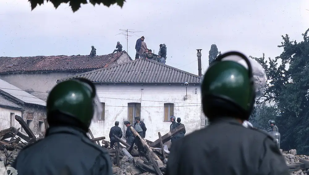 Enfrentamientos entre la Guardia Civil con los vecinos del pueblo