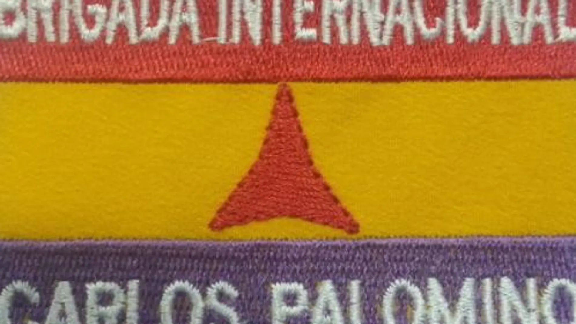 Bandera de los e,lementos de extrema izquierda que se desplazaron a Ucrania para apoyar a los prorrusos