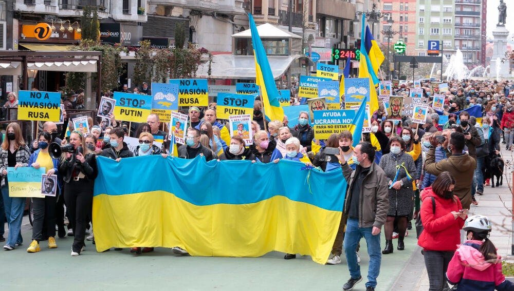 Cientos de personas salen a las calles de León para pedir el fin de la ...