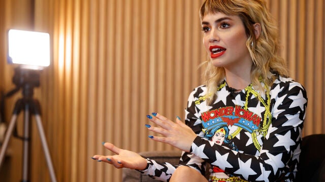 La artista argentina Lali Espósito, que actualmente se encuentra a caballo entre el rodaje de la tercera temporada de "Sky Rojo" y la preparación de su nuevo disco, apunta a EFE que "España tiene un problema con el consumo de prostitución, hay que mirar eso". EFE/Chema Moya