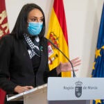 La consejera portavoz del gobierno de Murcia, Valle Miguélez, ofrece una rueda de prensa para informar de las decisiones del consejo de gobierno, este jueves en el Palacio de San Esteban, sede del gobierno regional. EFE/Marcial Guillén
