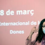 La vicepresidenta y consellera de Igualdad, Mónica Oltra, durante la rueda de prensa posterior al Pleno del Consell.