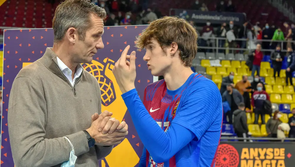 Iñaki Urdangarín se reencuentra con su hijo Pablo en el 50 aniversario del handbol a 05 de Marzo de 2022 en Barcelona (España). 05 MARZO 2022 David Oller / Europa Press 05/03/2022
