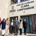 El alcalde de Salamanca, Carlos García-Carbayo, inaugura la Casa de la Mujer "Clara Campoamor"