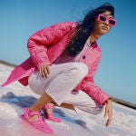 Imagen de editorial de Pull&Bear de la nueva colección "91 Colours - SS22 edition".