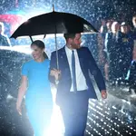 Harry (d) y Meghan (i), duque y duquesa de Sussex, asisten al Endeavour Fund Awards este jueves en Mansion House de Londres (Reino Unido).