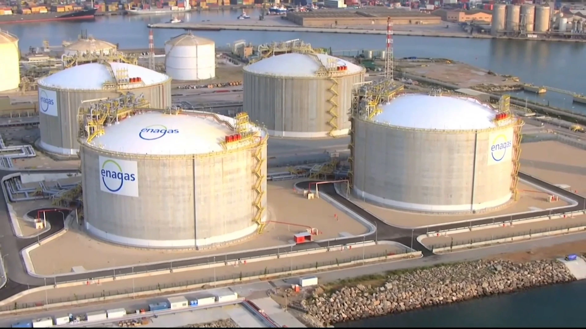 España puede almacenar un tercio del gas europeo, pero casi no tiene conexión