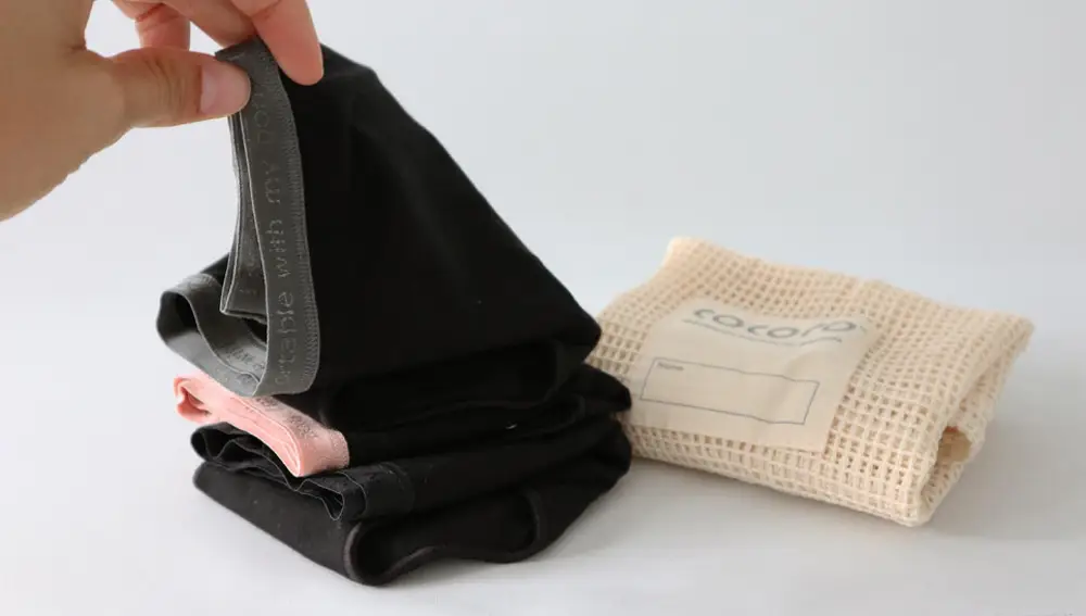 Braga menstrual de diferente color de algodón.