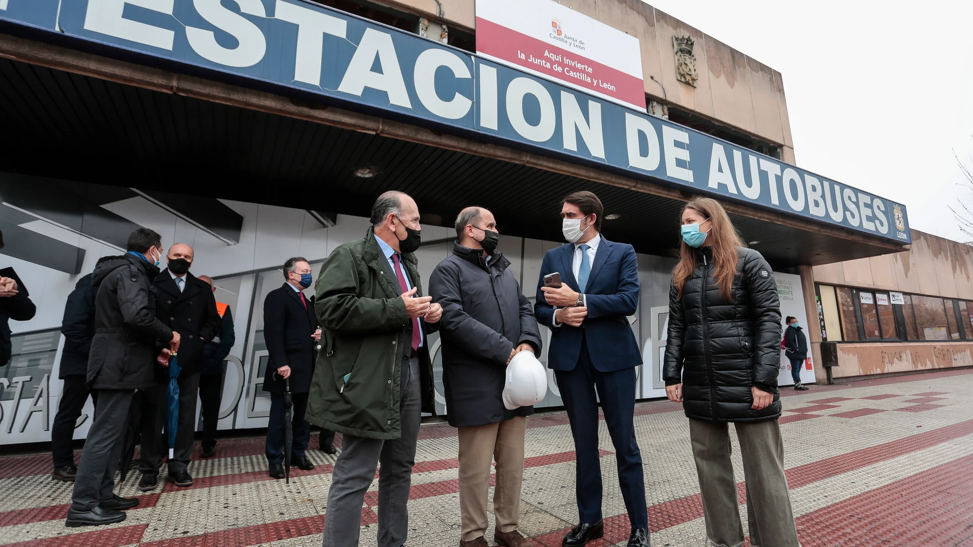 El consejero de Fomento y Medio Ambiente en funciones, Juan Carlos Suárez-Quiñones, visita el estado de las obras de la estación de autobuses de León