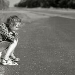 Niña solitaria