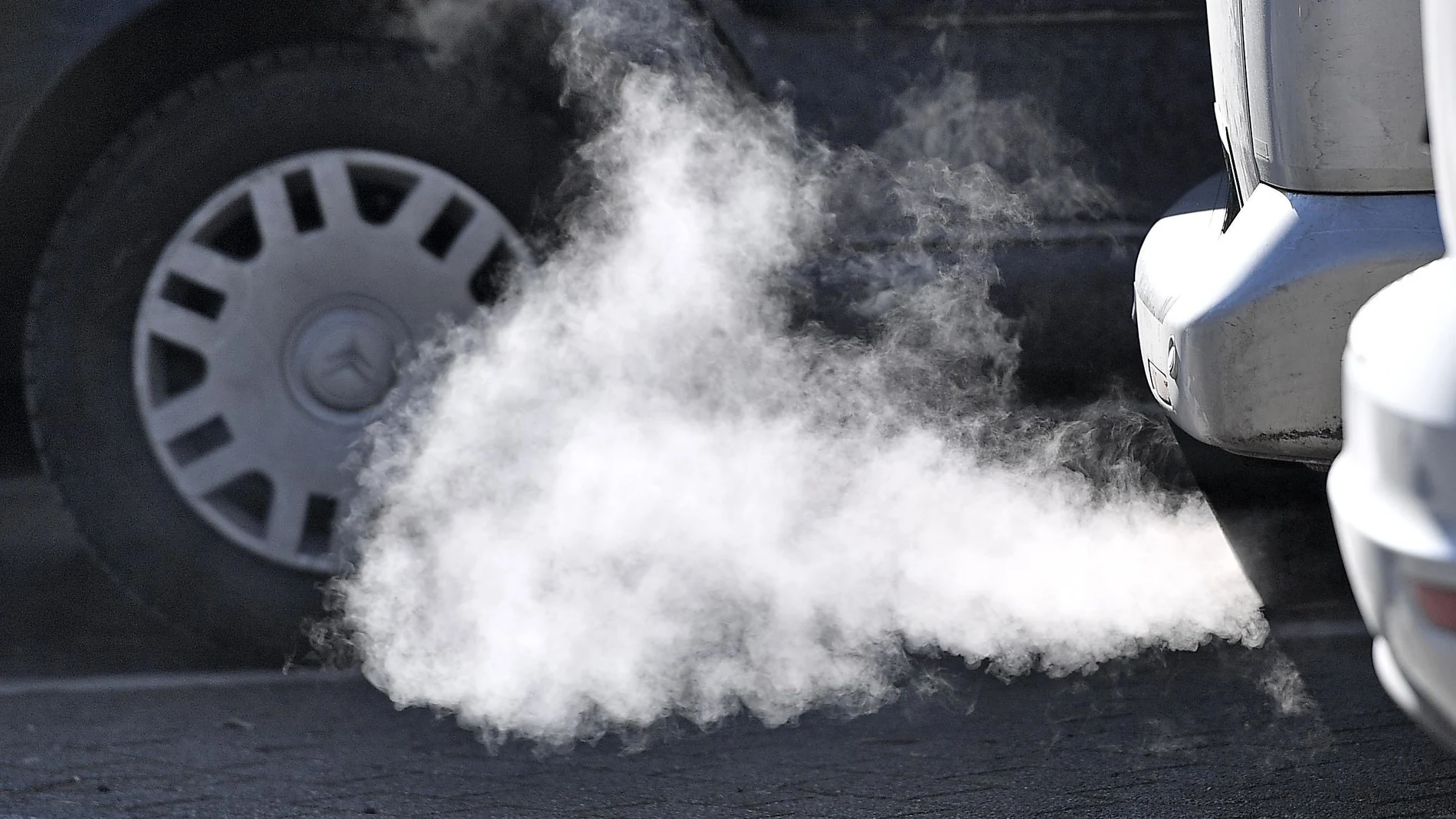 La UE da luz verde a reducir las emisiones contaminantes de la automoción