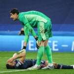 Kylian Mbappe y Courtois en el Real Madrid-PSG