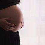 Imagen de recurso de mujer embarazada.