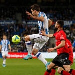 El delantero de la Real Sociedad, Mikel Oyarzabal se ha lesionado para toda la temporada