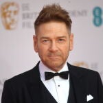 Kenneth Branagh acudió a los Premios BAFTA, pero después ha enfermado de la Covid y su presencia en los Oscar pende de un hilo