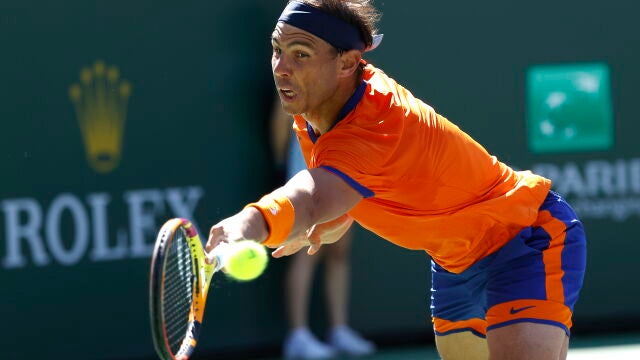 Nadal devuelve un servicio de Reilly Opelka