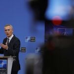 El secretario general de la OTAN, Jens Stoltenberg durante la rueda de prensa que concedió tras la conferencia extraordinaria de ministros de Defensa de la Alianza en Bruselas