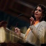 La ministra de Hacienda, María Jesús Montero, interviene durante el pleno celebrado este miércoles en el Congreso de los Diputados