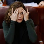 La presidenta de la Comunidad de Madrid, Isabel Díaz Ayuso, durante el pleno de la Asamblea de Madrid, este jueves