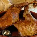 Lechazo asado en la Taberna López segoviana