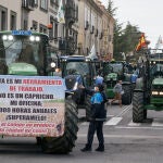 Concentración de agricultores y ganaderos abulenses convocada por las organizaciones agrarias ASAJA y la Alianza UPA-COAG para protestar ante la Subdelegación del Gobierno en Ávila por la situación que atraviesa el campo