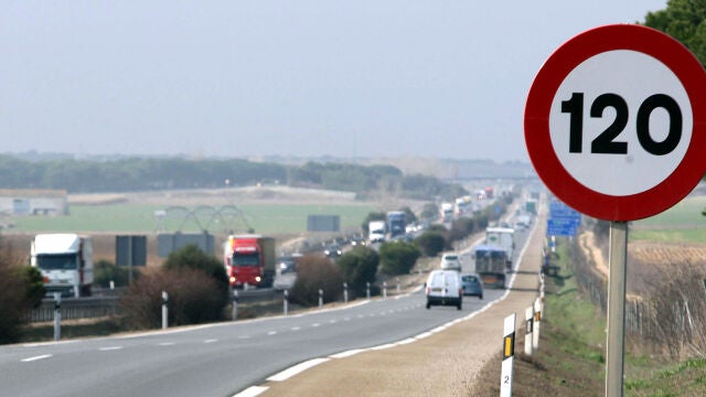 Stop Accidentes Castilla y León ve necesaria la reforma de la Ley de Tráfico que entra en vigor el lunes para frenar el repunte de accidentes