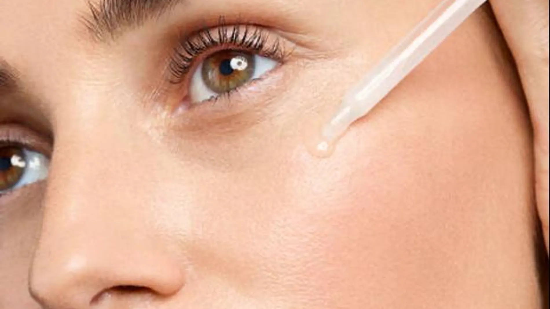 Utiliza un sérum para obtener un rostro más luminoso y radiante.