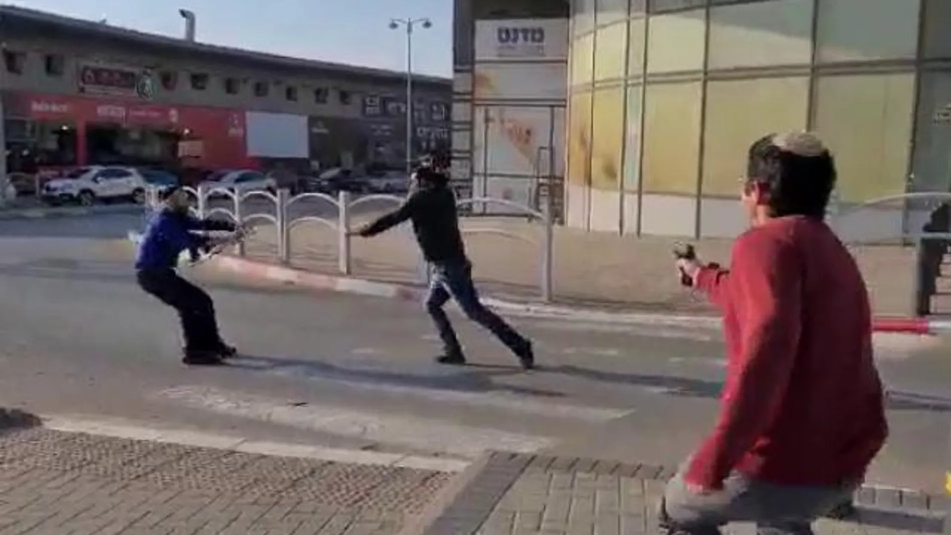 Arthur Chaimov, que iba armado en aquel momento, no dudó en enfrentarse y disparar al terrorista en Israel