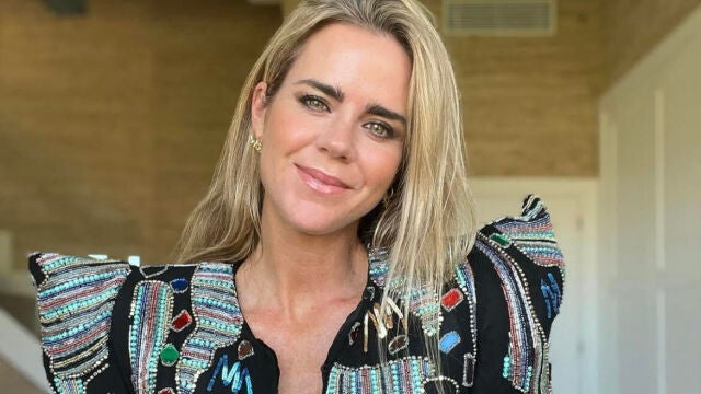 Amelia Bono tiene la falda perfecta de Zara.