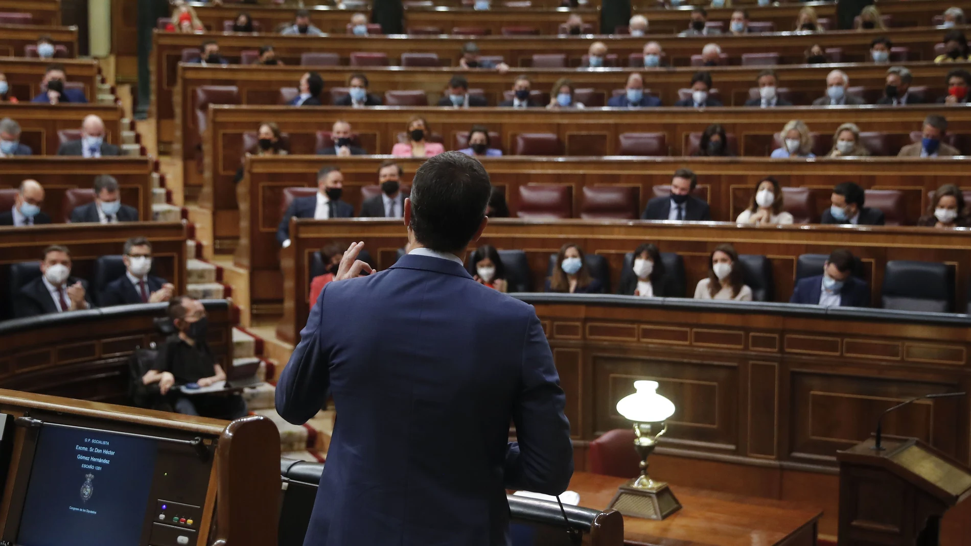 El presidente del Gobierno, Pedro Sánchez, interviene durante una sesión de control en el Congreso de los Diputados