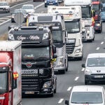 Camiones en huelga por la circunvalación y polígonos de Logroño