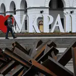 Erizos checos en el centro de la ciudad de Járkiv (Ucrania)