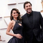 Penélope Cruz y Javier Bardem en la alfombra roja de los Premios Oscar 2022.