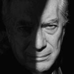 El escritor peruano Vargas Llosa
