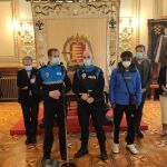 Homenaje del Ayuntamiento de Valladolid a Sied Muhamed, que rescató de las aguas de Pisuerga a un joven el pasado lunes