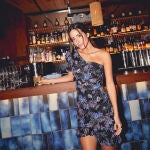 María Fernández-Rubíes con el vestido de marca española que necesitamos.