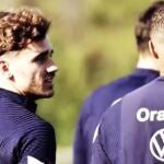 La conversación entre Griezmann y Mbappé en el entrenamiento de Francia