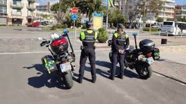 Agentes de la Policía Local de Cambrils